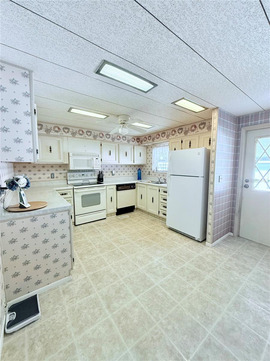 Image 5 of 28 For 622 Elizabeth Lane