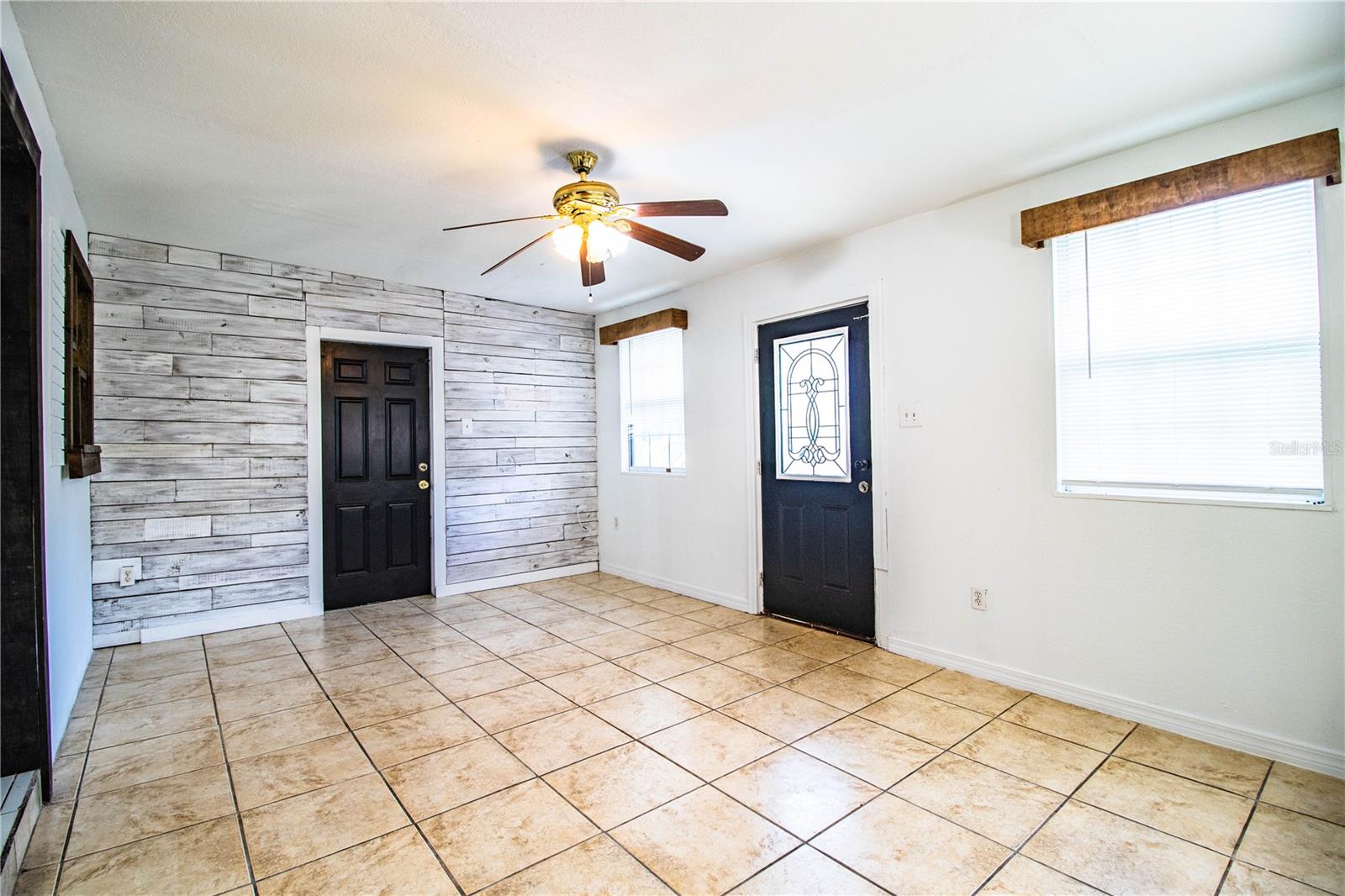 Image 14 of 68 For 1720 Park Drive