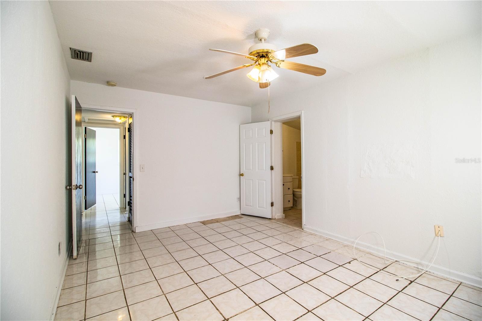 Image 22 of 68 For 1720 Park Drive
