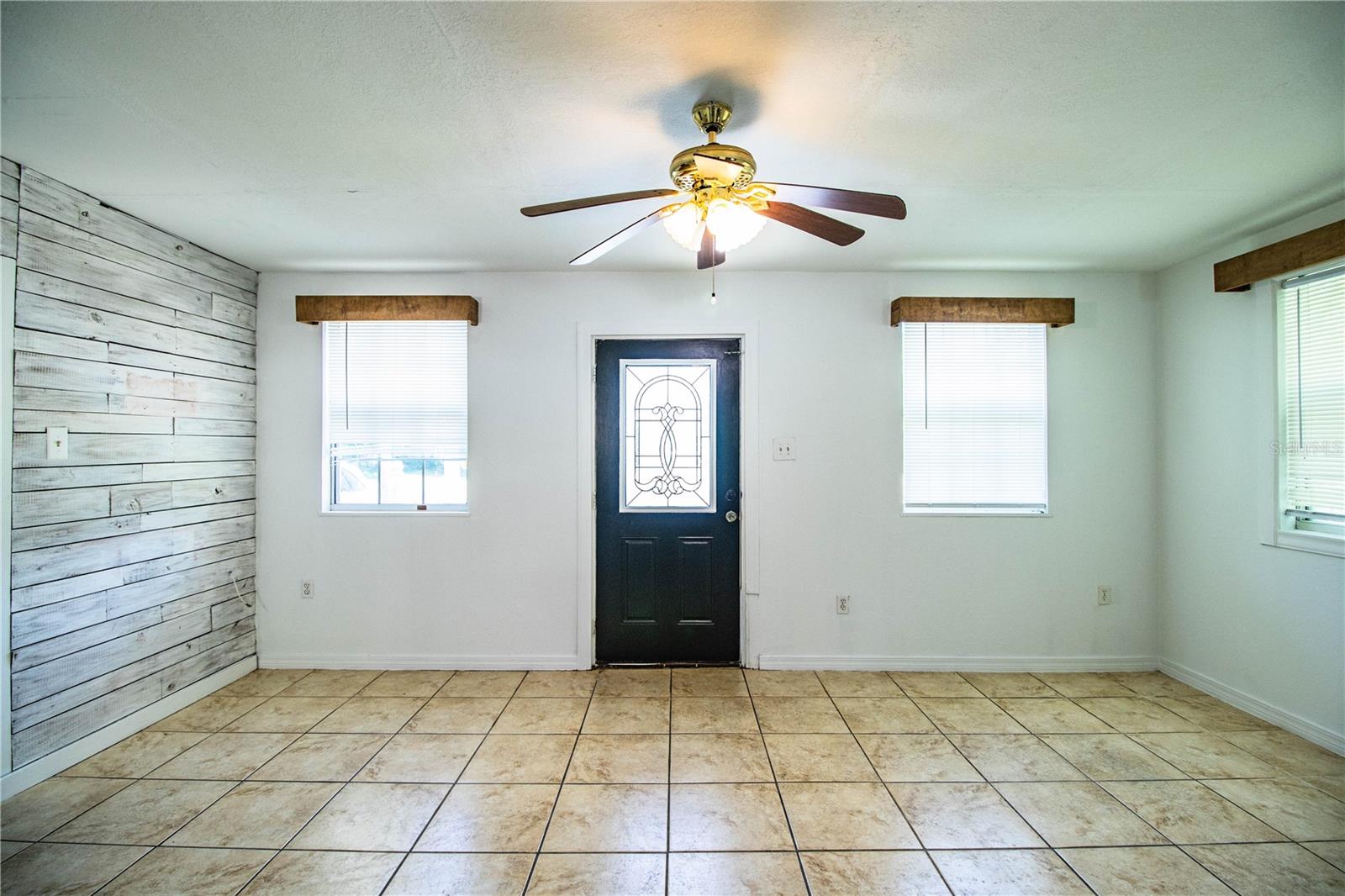 Image 3 of 68 For 1720 Park Drive