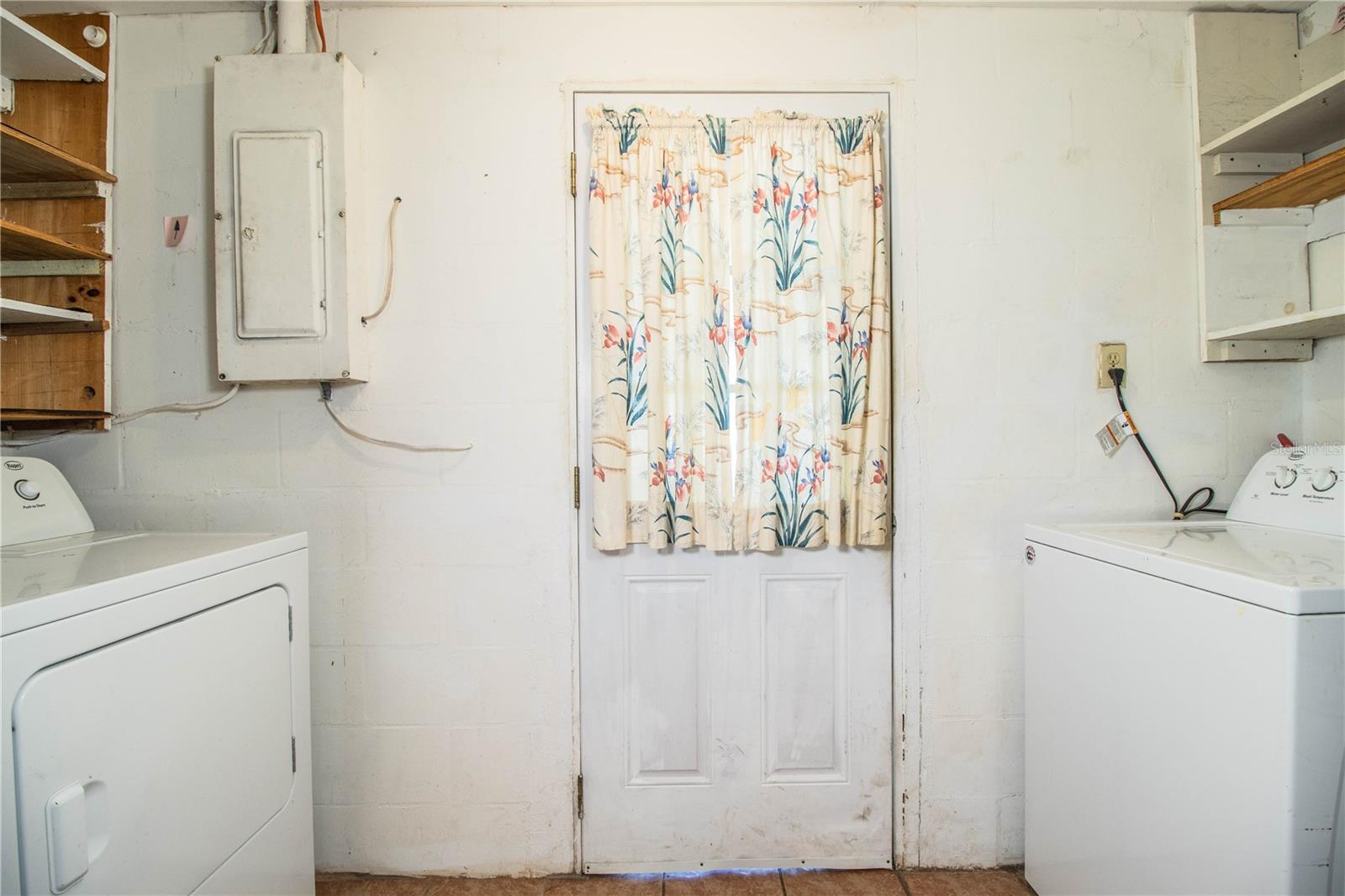 Image 40 of 68 For 1720 Park Drive