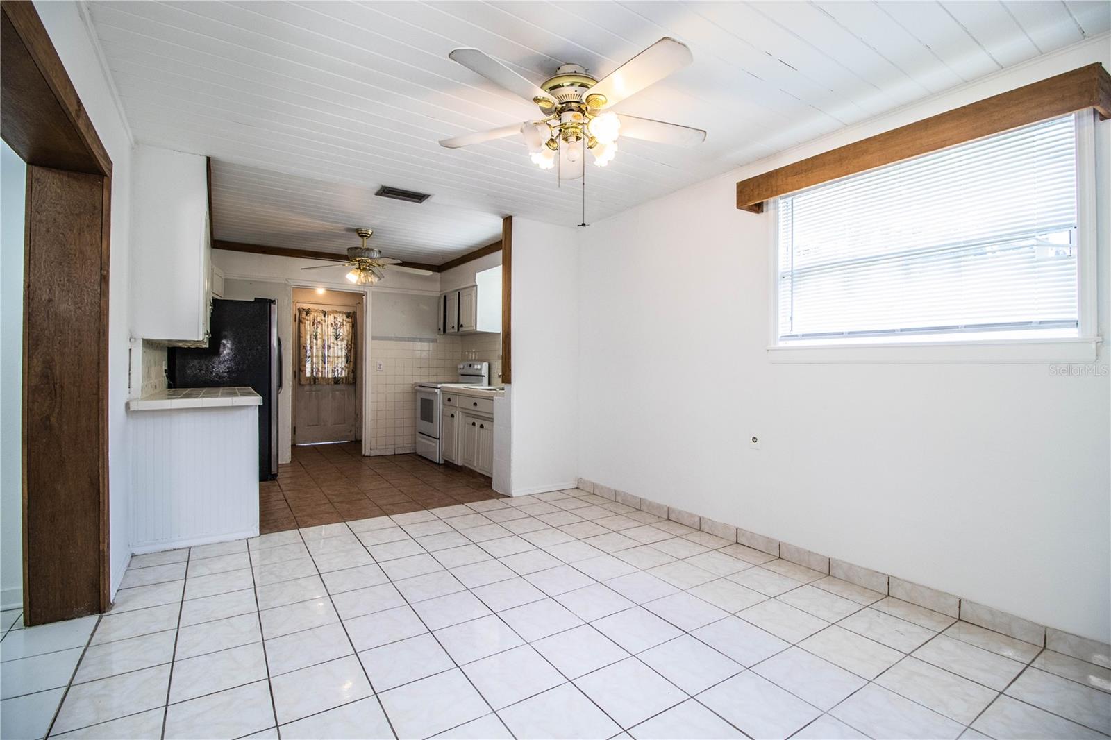 Image 9 of 68 For 1720 Park Drive