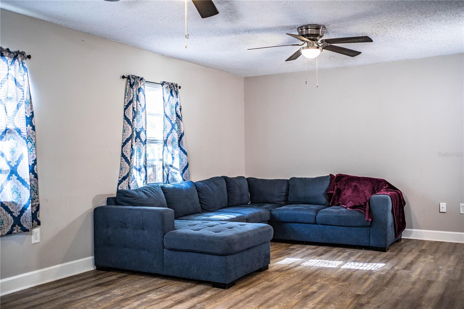 Image 21 of 54 For 3542 Raintree Court