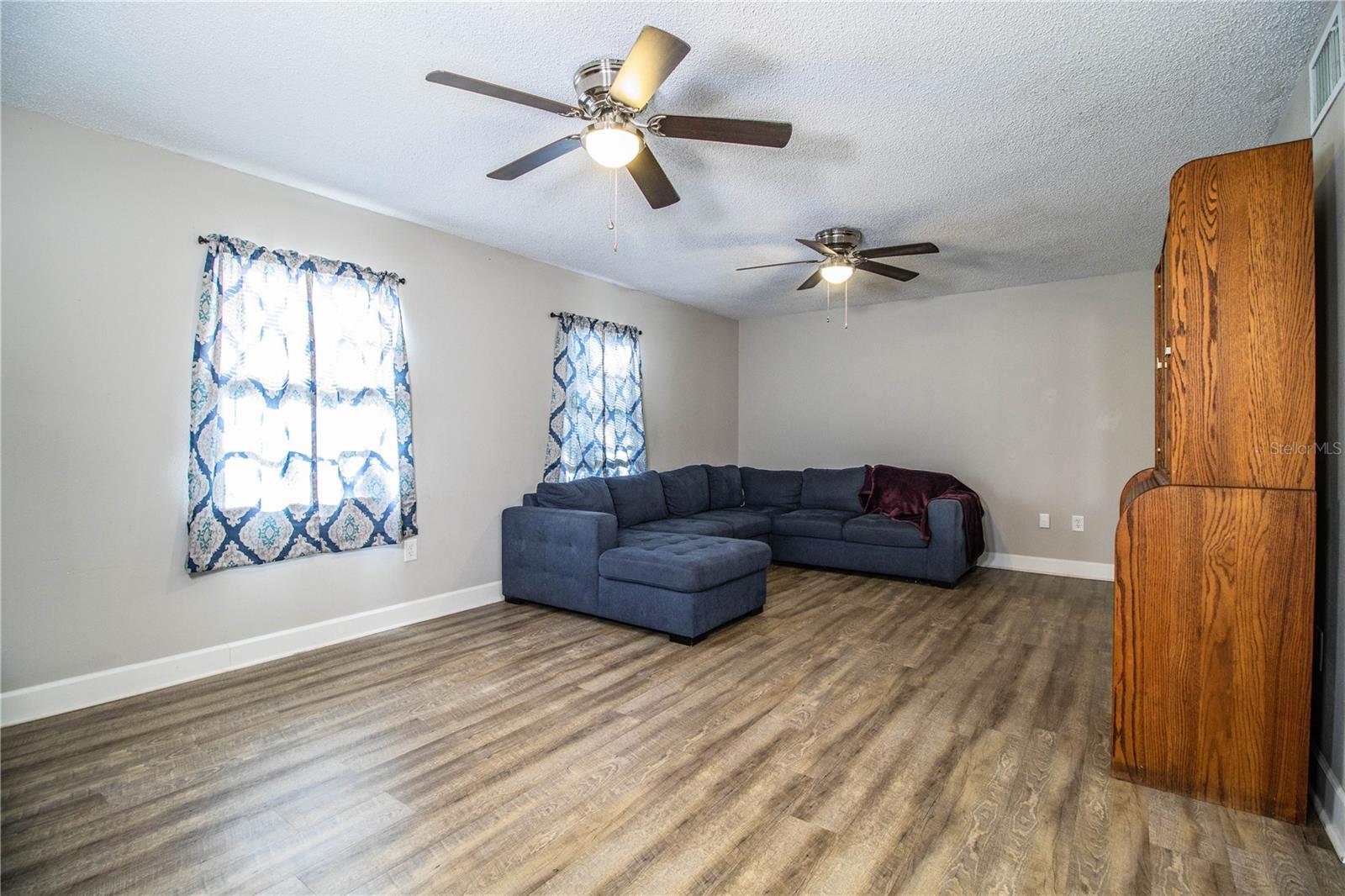 Image 23 of 54 For 3542 Raintree Court