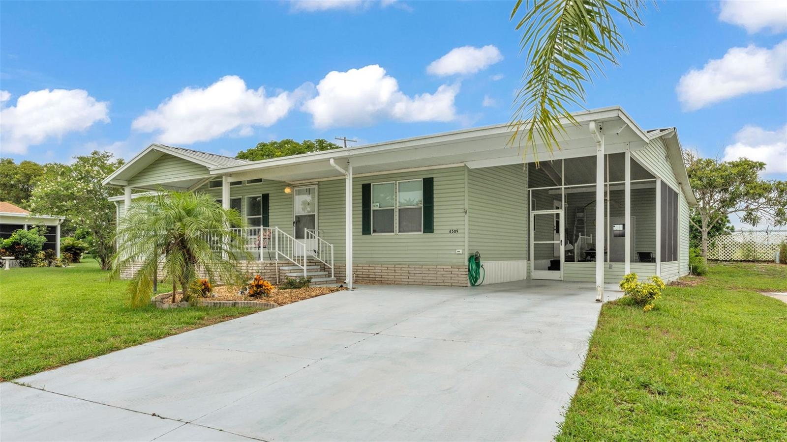 Image 2 of 46 For 6509 Oak Hammock Court