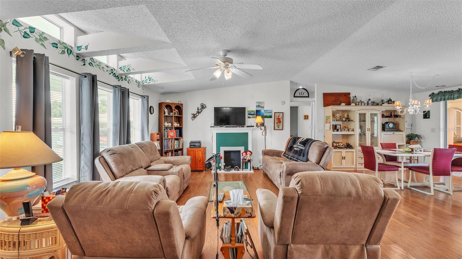 Image 7 of 46 For 6509 Oak Hammock Court
