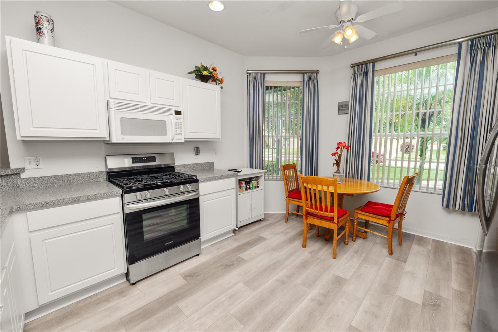 Image 10 of 50 For 4242 Whistlewood Circle