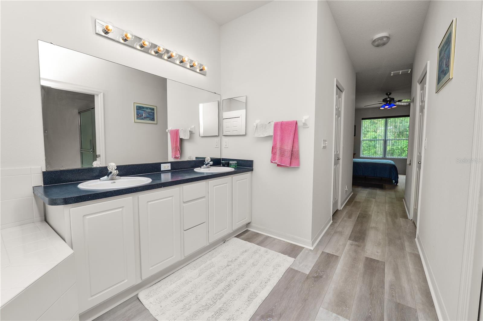 Image 15 of 50 For 4242 Whistlewood Circle