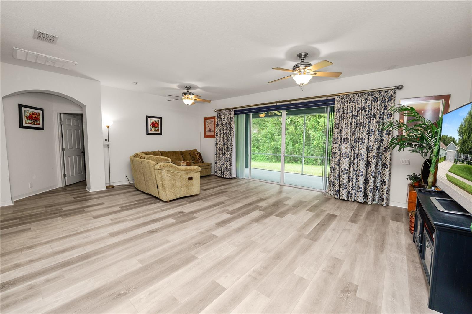 Image 6 of 50 For 4242 Whistlewood Circle