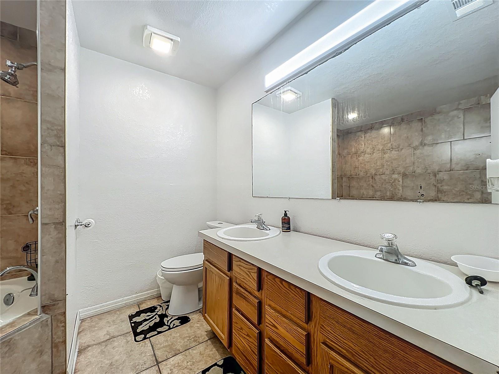 Image 23 of 43 For 4720 Wildflower Dr Drive