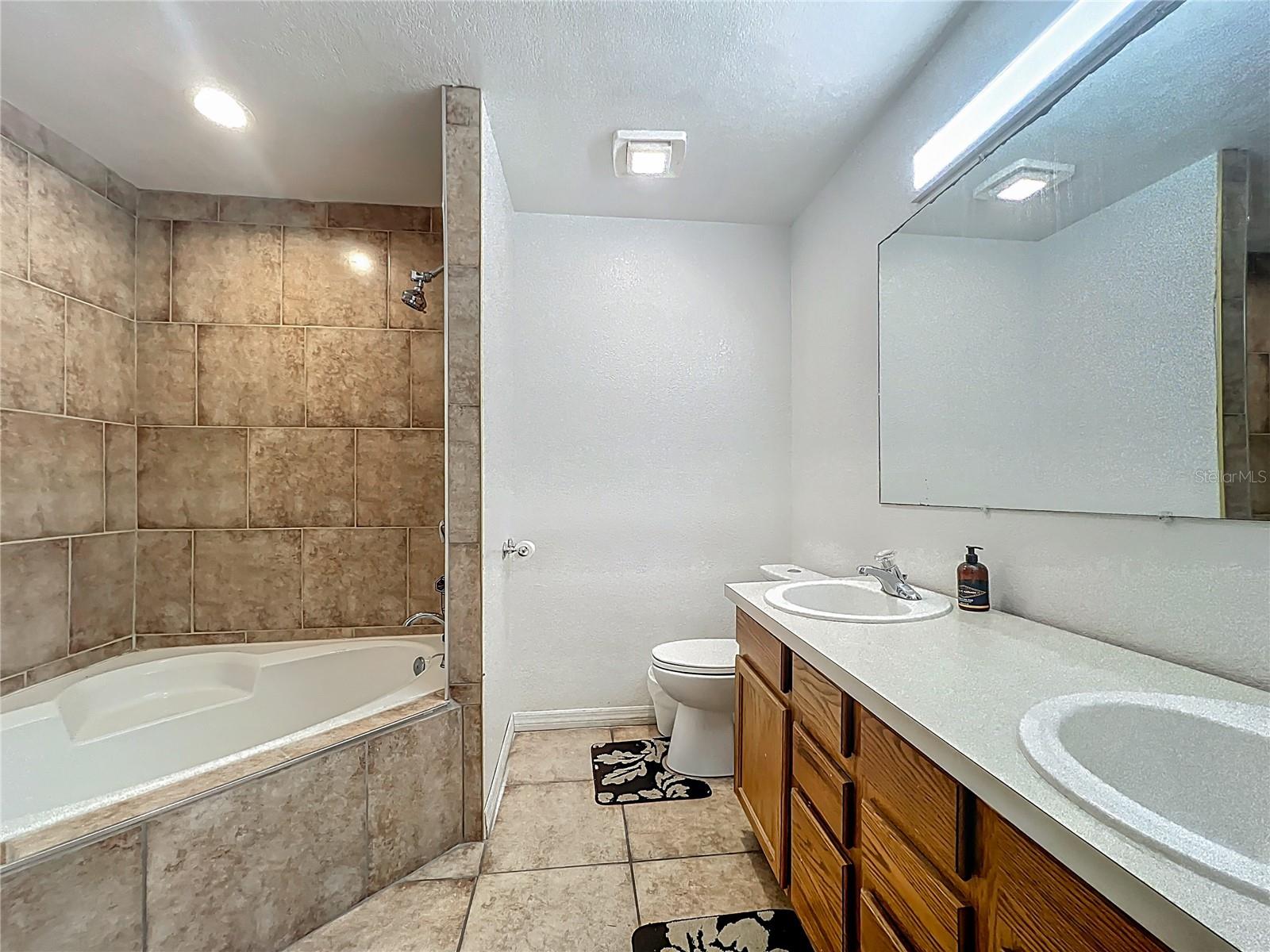 Image 24 of 43 For 4720 Wildflower Dr Drive