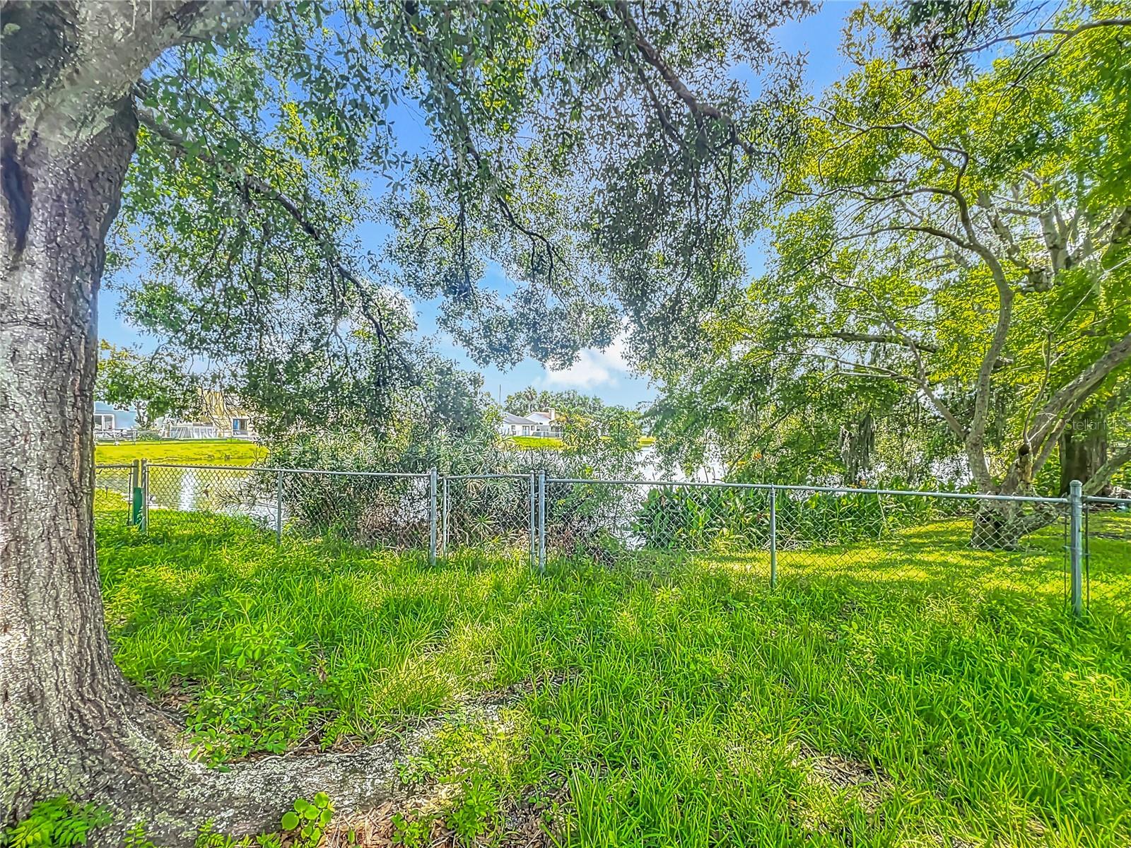 Image 36 of 43 For 4720 Wildflower Dr Drive