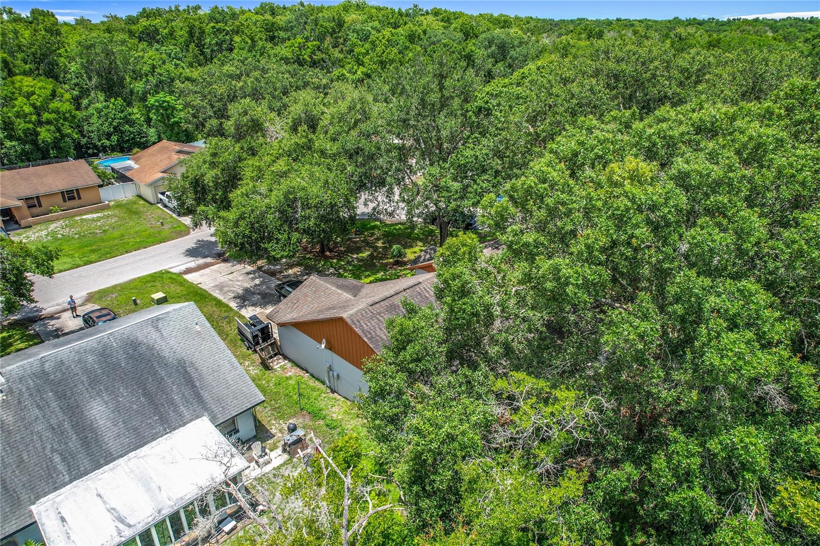 Image 39 of 43 For 4720 Wildflower Dr Drive
