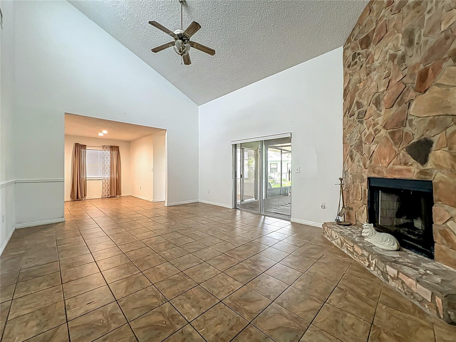 Image 5 of 43 For 4720 Wildflower Dr Drive