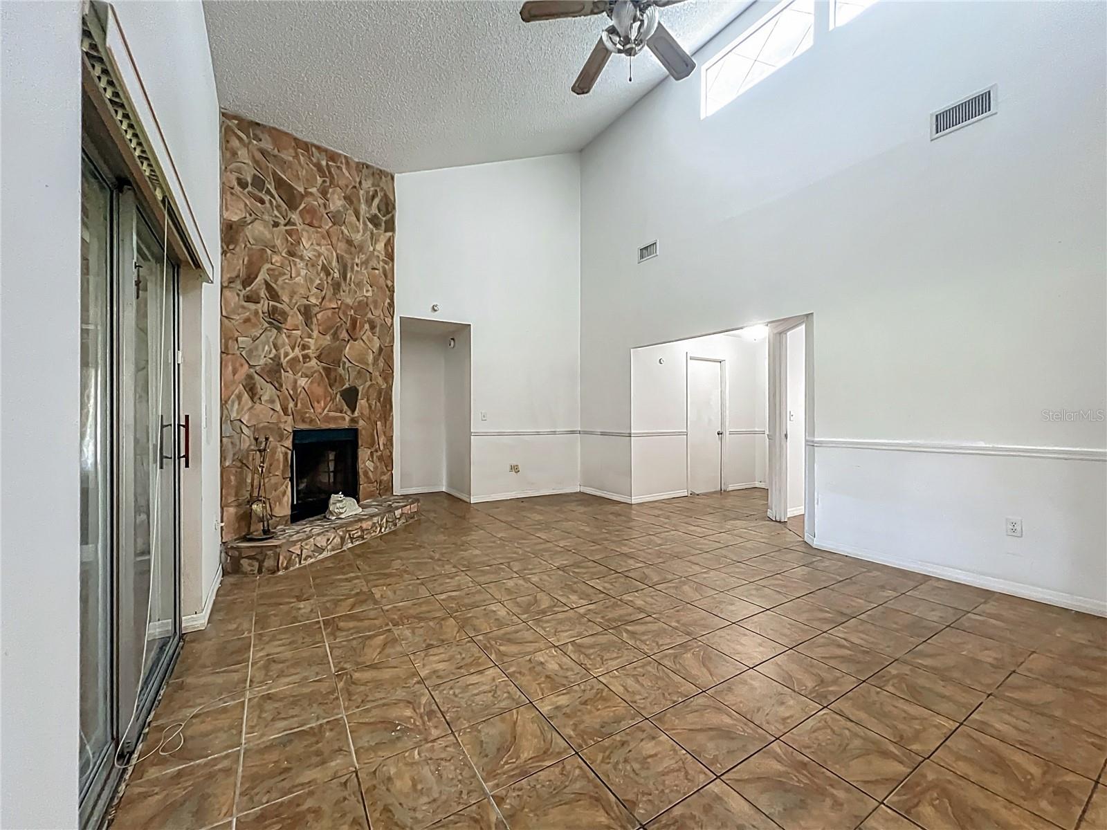 Image 9 of 43 For 4720 Wildflower Dr Drive