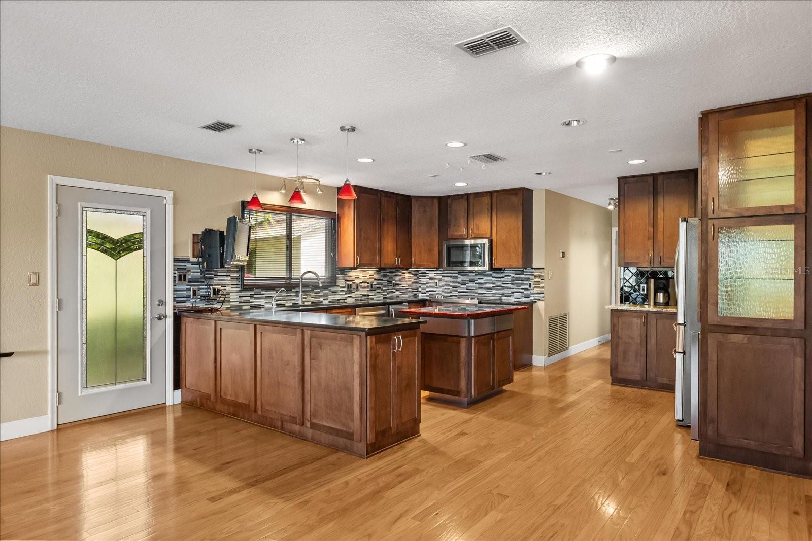 Image 12 of 43 For 6033 Mountain Lake Drive