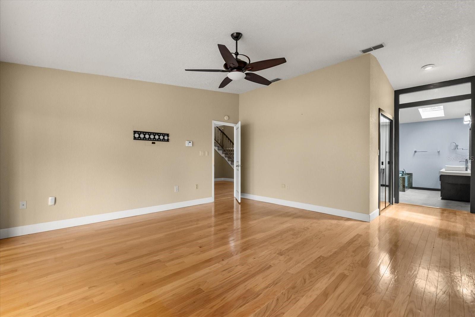 Image 18 of 43 For 6033 Mountain Lake Drive