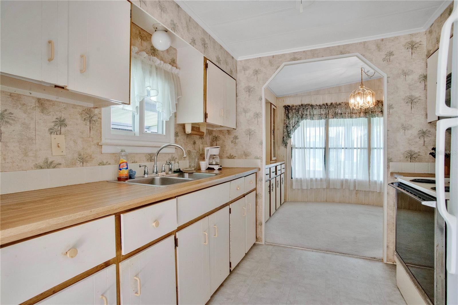 Image 10 of 37 For 6443 Hollyberry Lane Ne