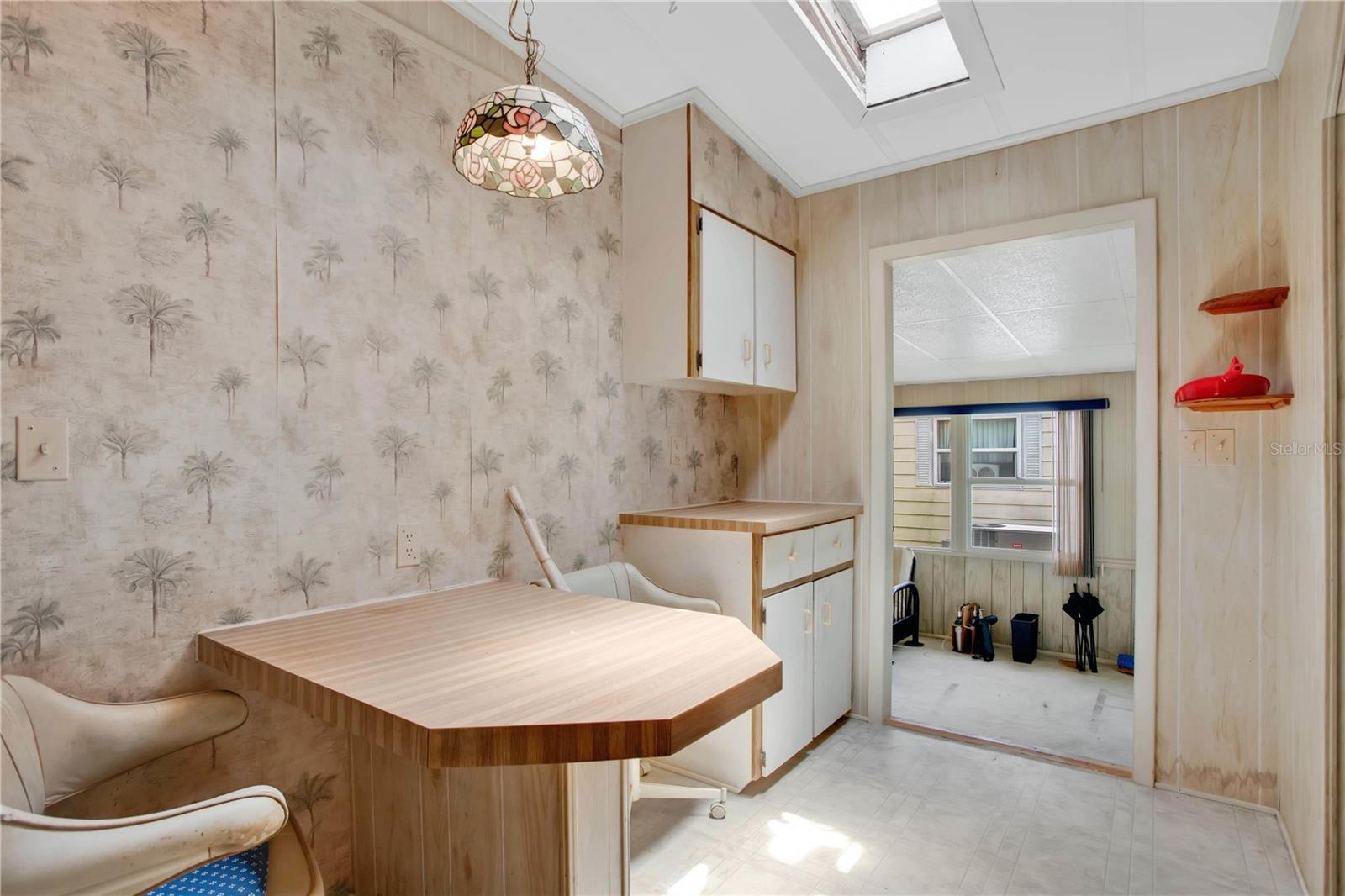 Image 12 of 37 For 6443 Hollyberry Lane Ne