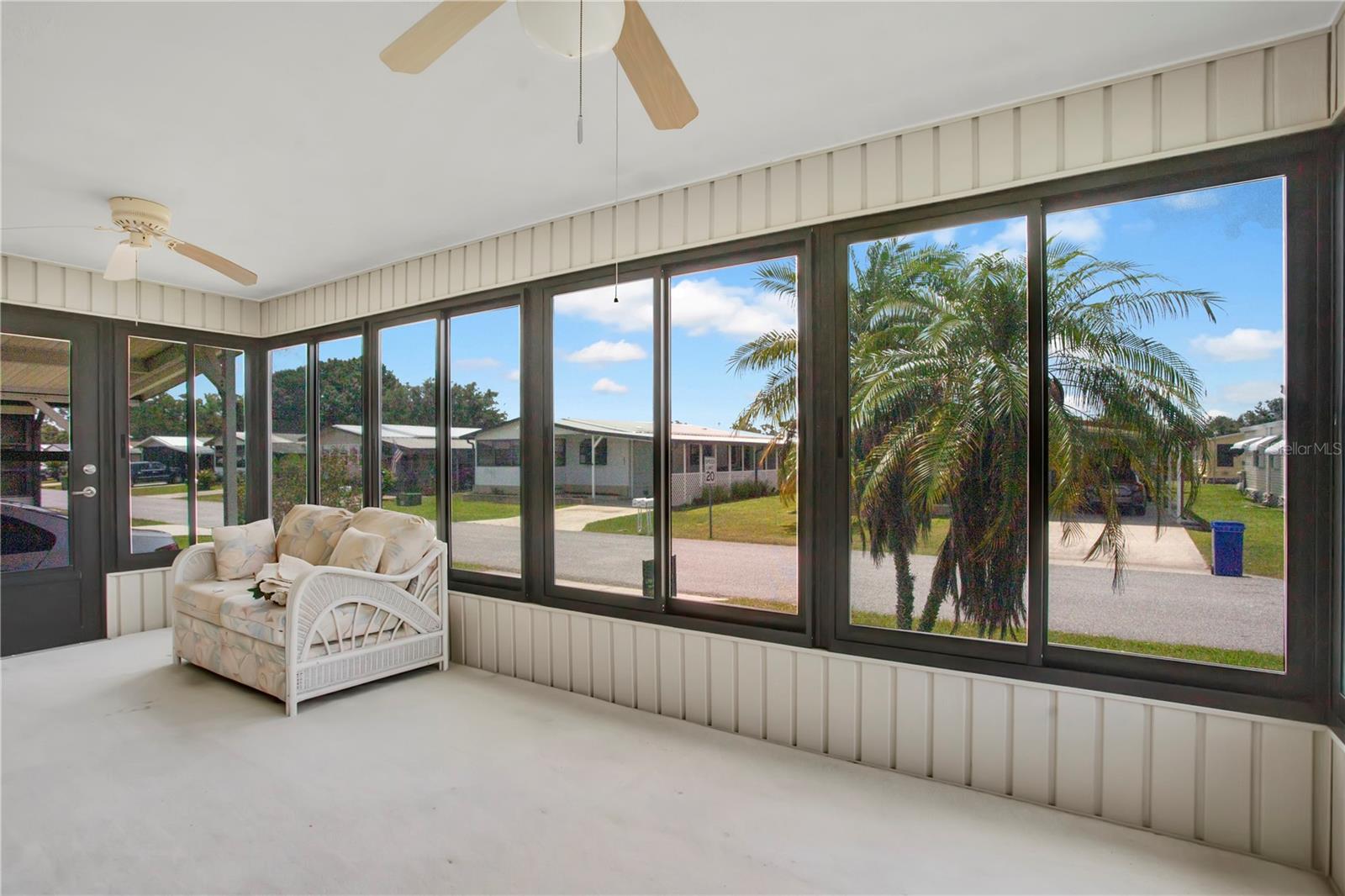 Image 18 of 37 For 6443 Hollyberry Lane Ne