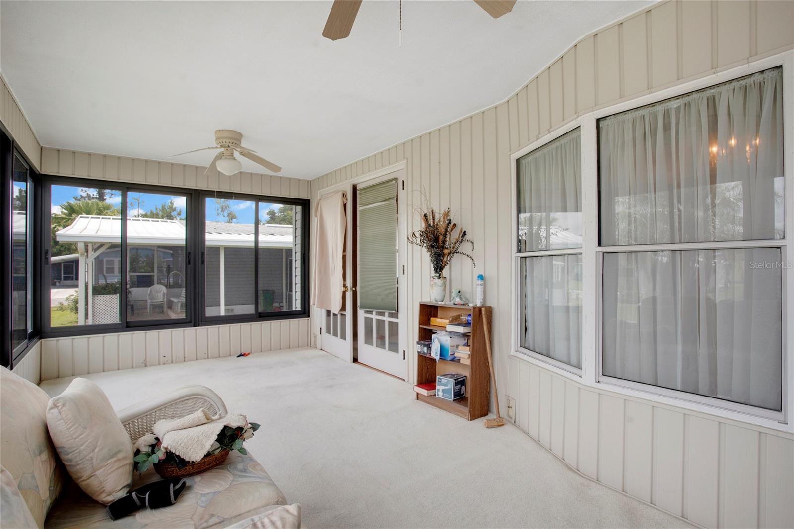 Image 19 of 37 For 6443 Hollyberry Lane Ne