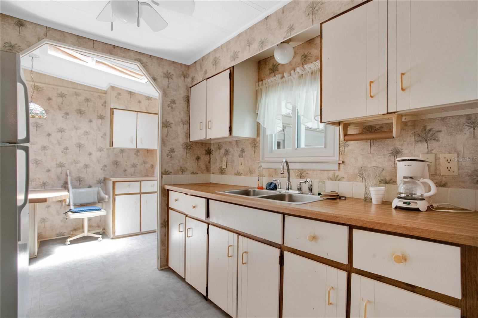 Image 8 of 37 For 6443 Hollyberry Lane Ne