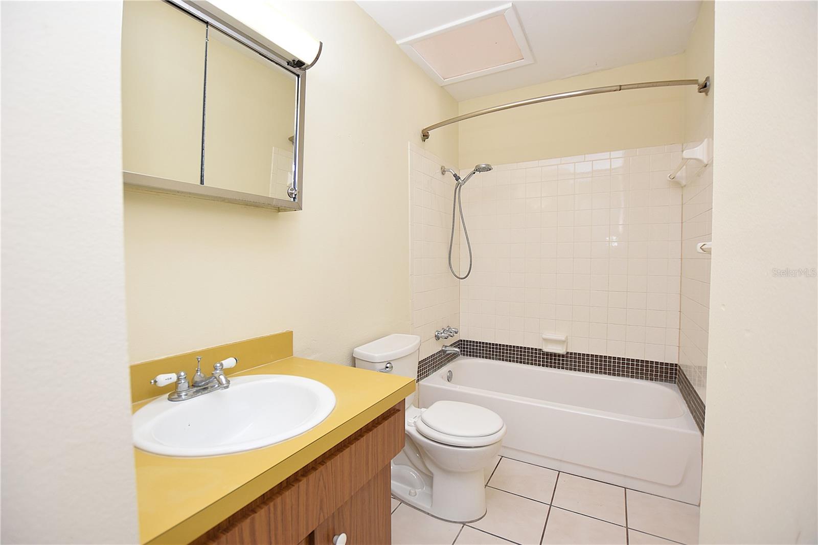 Image 21 of 25 For 4705 Dimbath Drive
