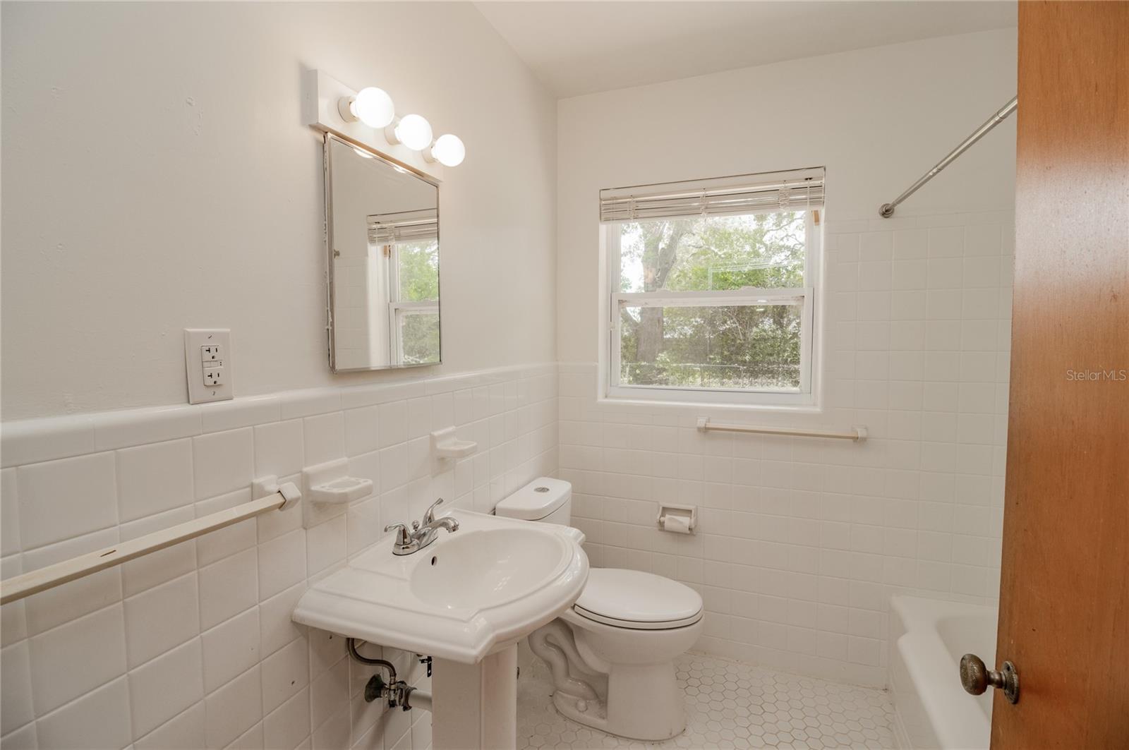 Image 19 of 30 For 132 Kinstle Avenue