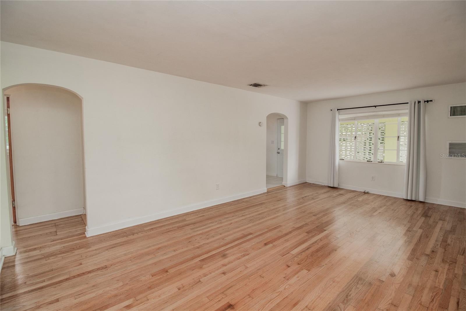 Image 3 of 30 For 132 Kinstle Avenue
