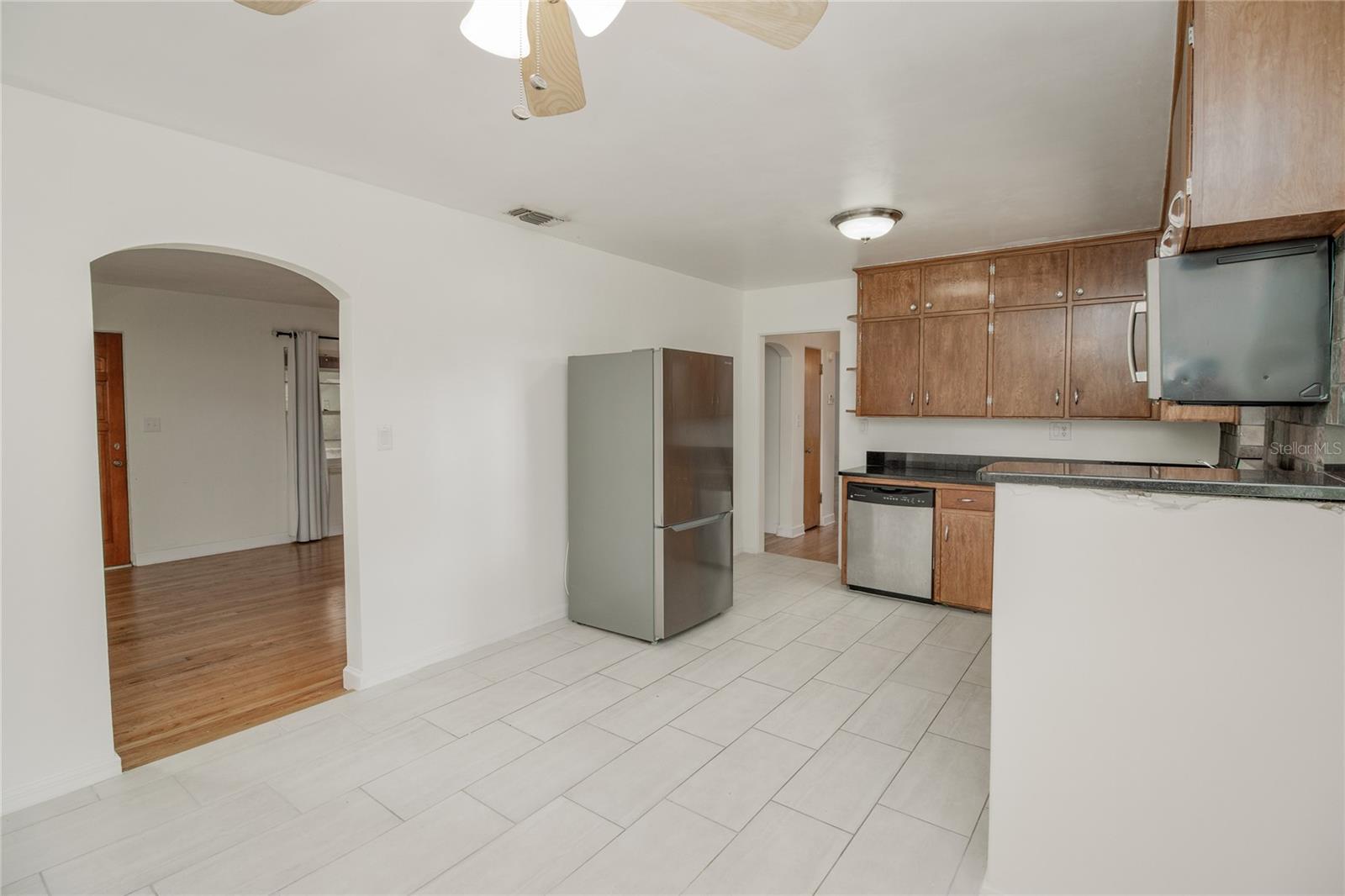 Image 7 of 30 For 132 Kinstle Avenue
