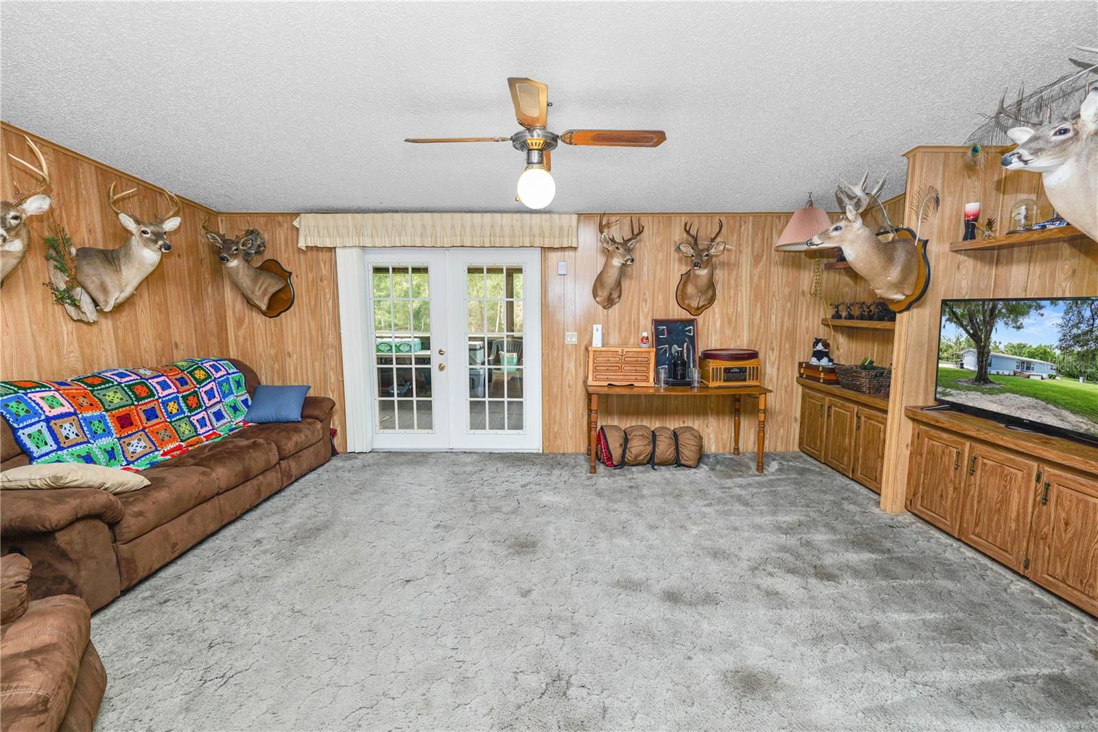 Image 11 of 66 For 6325 Oakview Lane