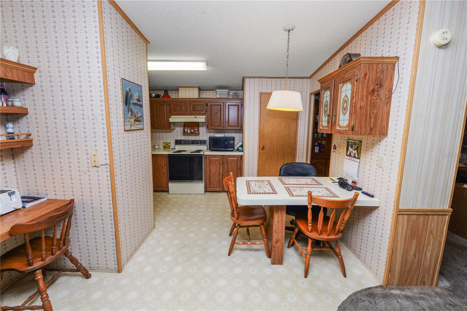 Image 17 of 66 For 6325 Oakview Lane