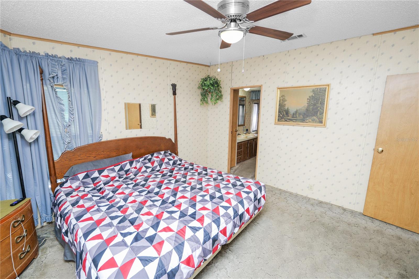 Image 22 of 66 For 6325 Oakview Lane