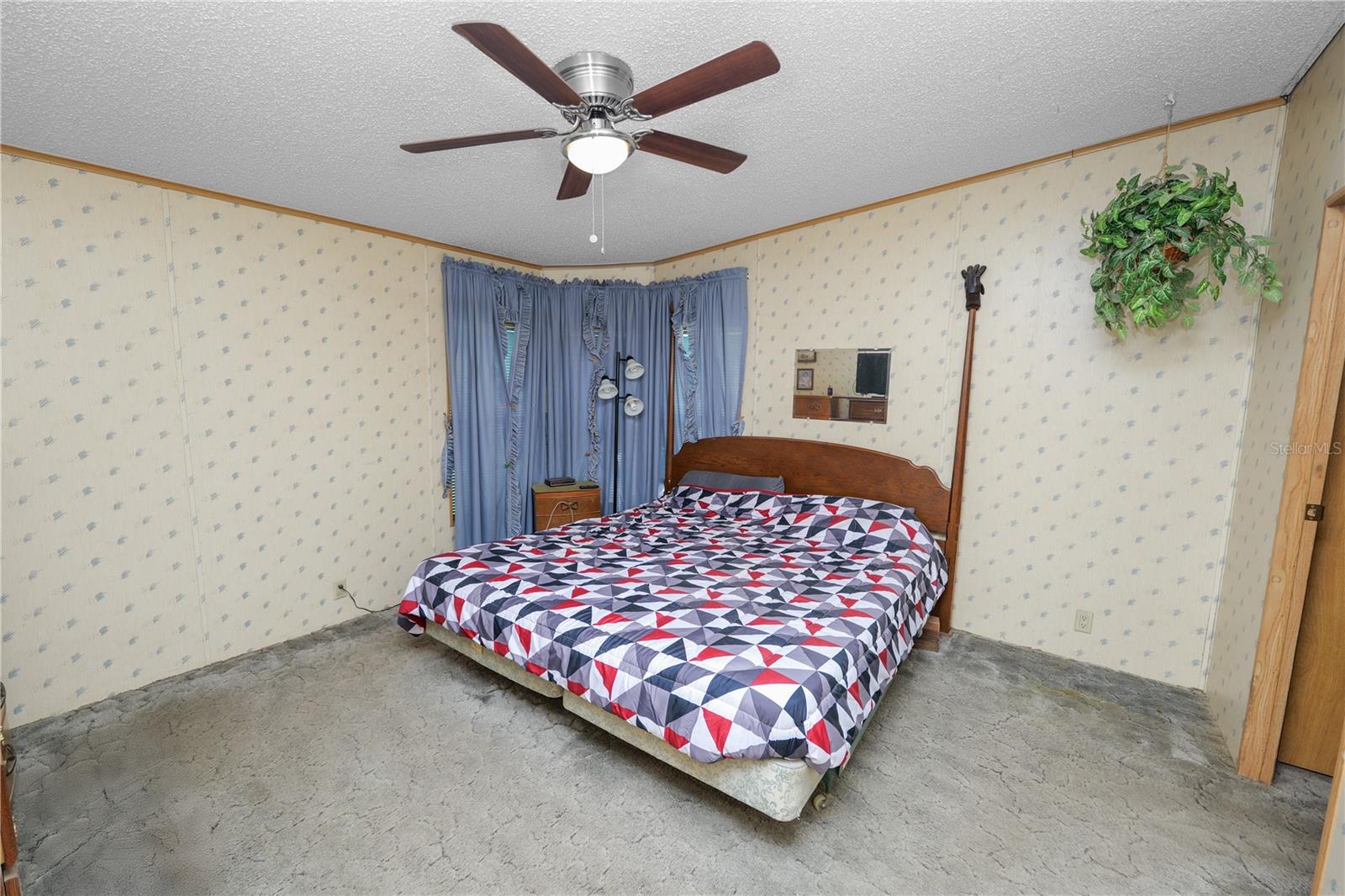 Image 24 of 66 For 6325 Oakview Lane