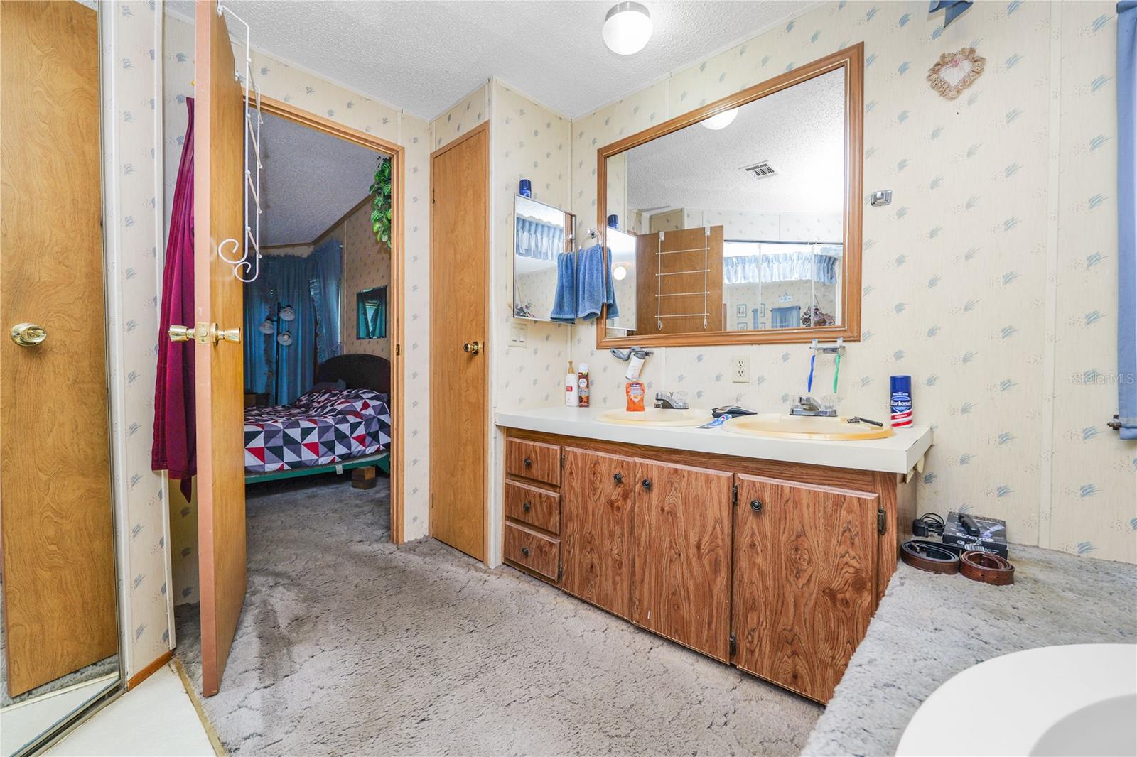 Image 25 of 66 For 6325 Oakview Lane