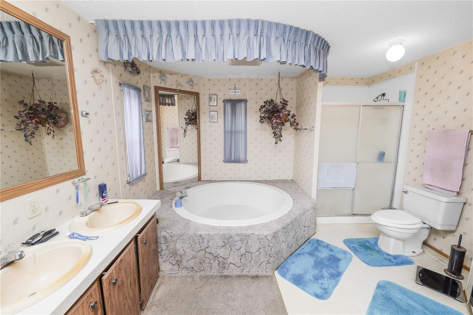 Image 27 of 66 For 6325 Oakview Lane