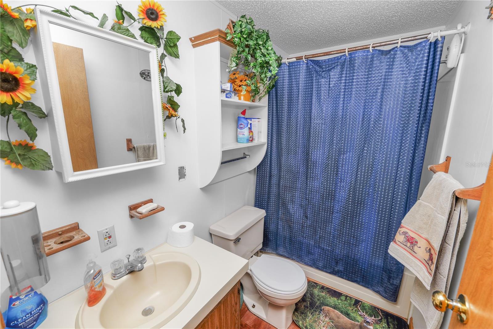 Image 29 of 66 For 6325 Oakview Lane