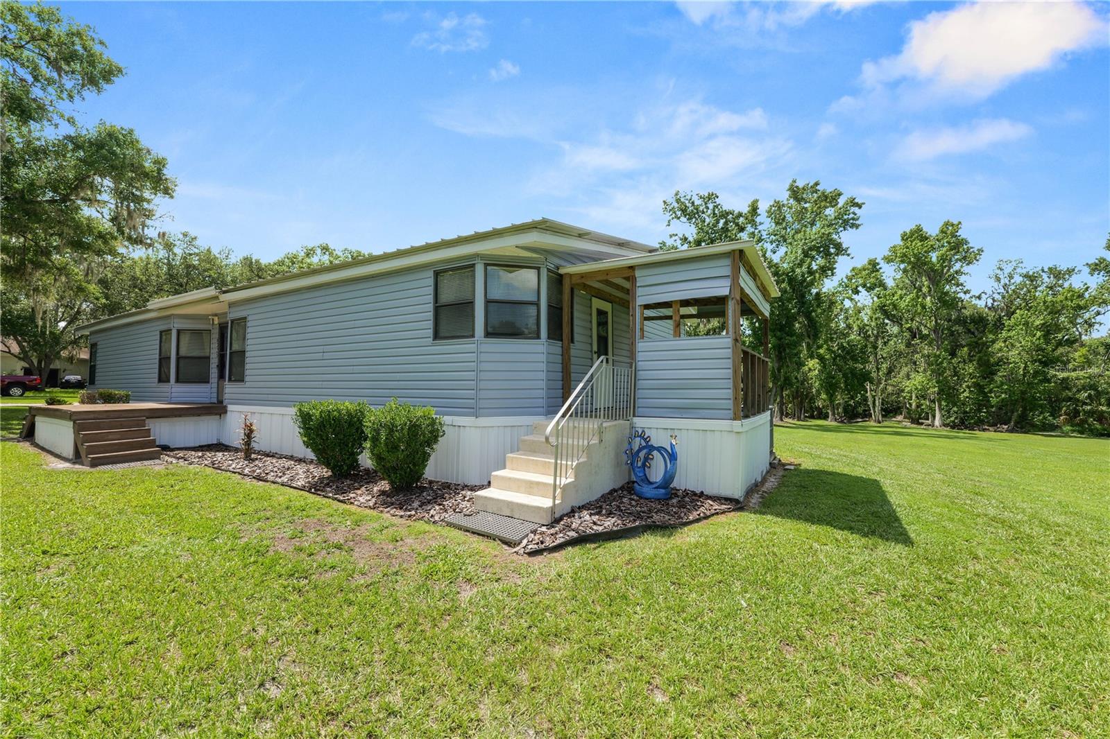 Image 6 of 66 For 6325 Oakview Lane