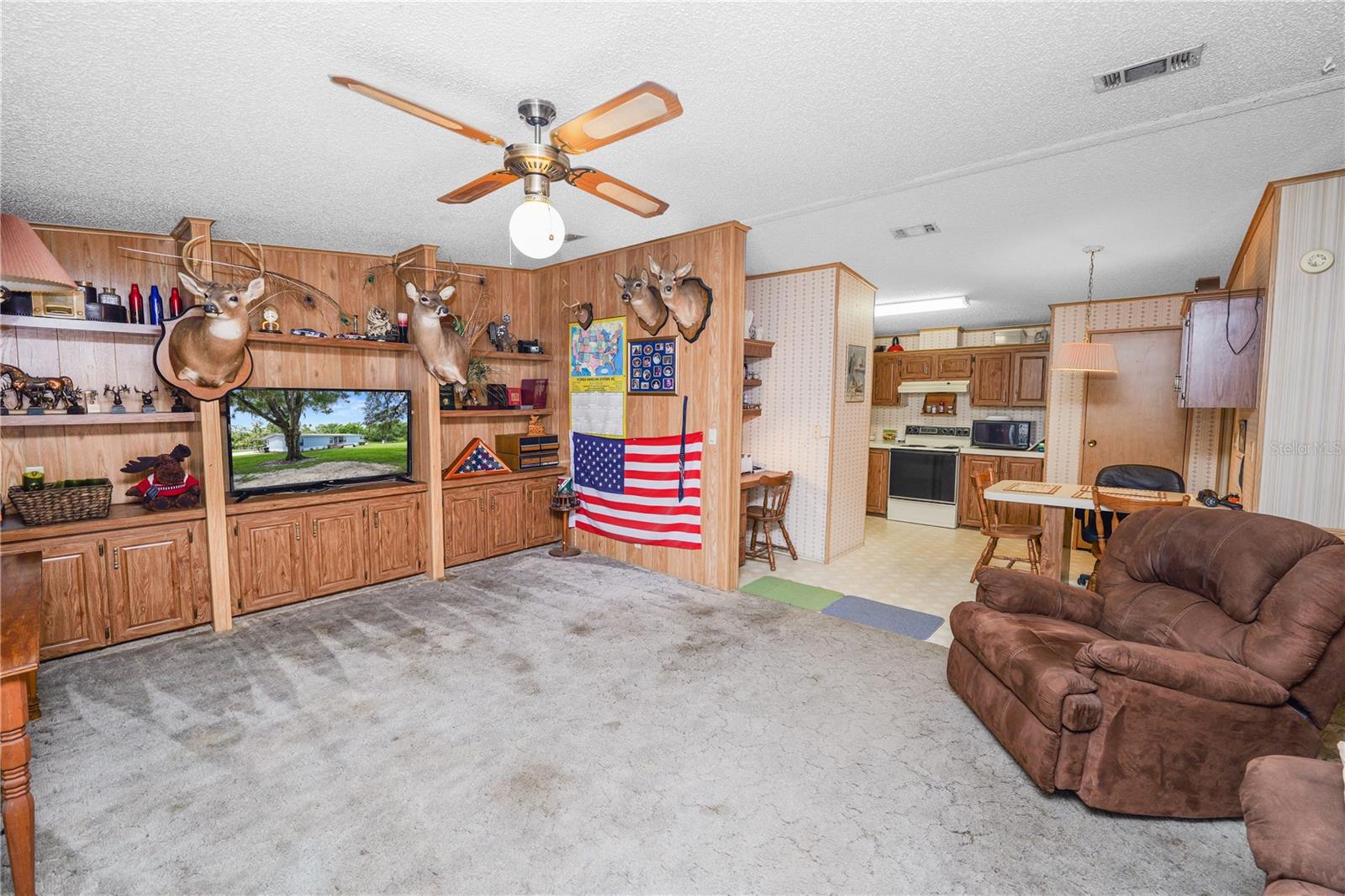 Image 8 of 66 For 6325 Oakview Lane