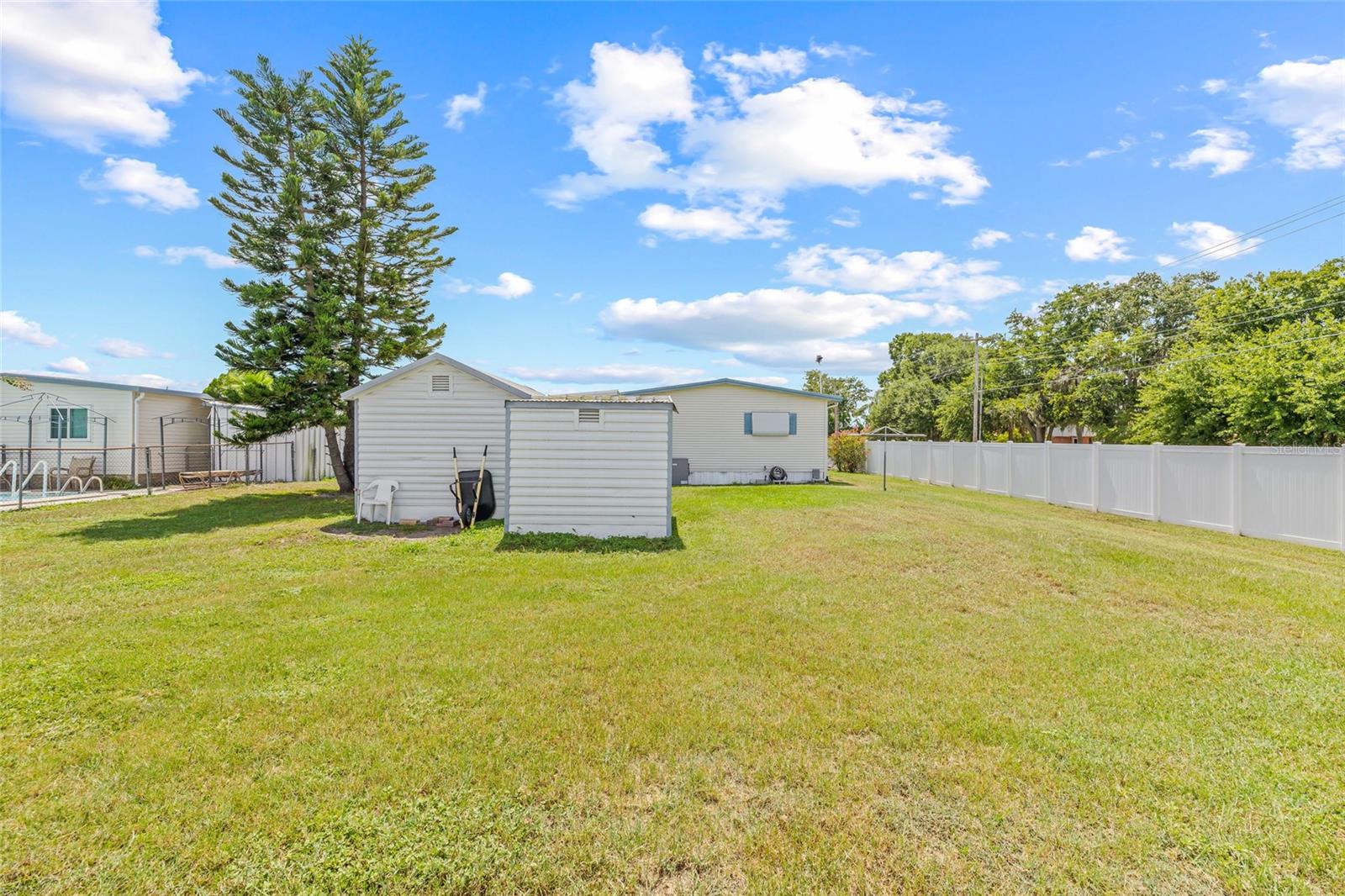 Image 32 of 45 For 1502 Blue Lake Drive