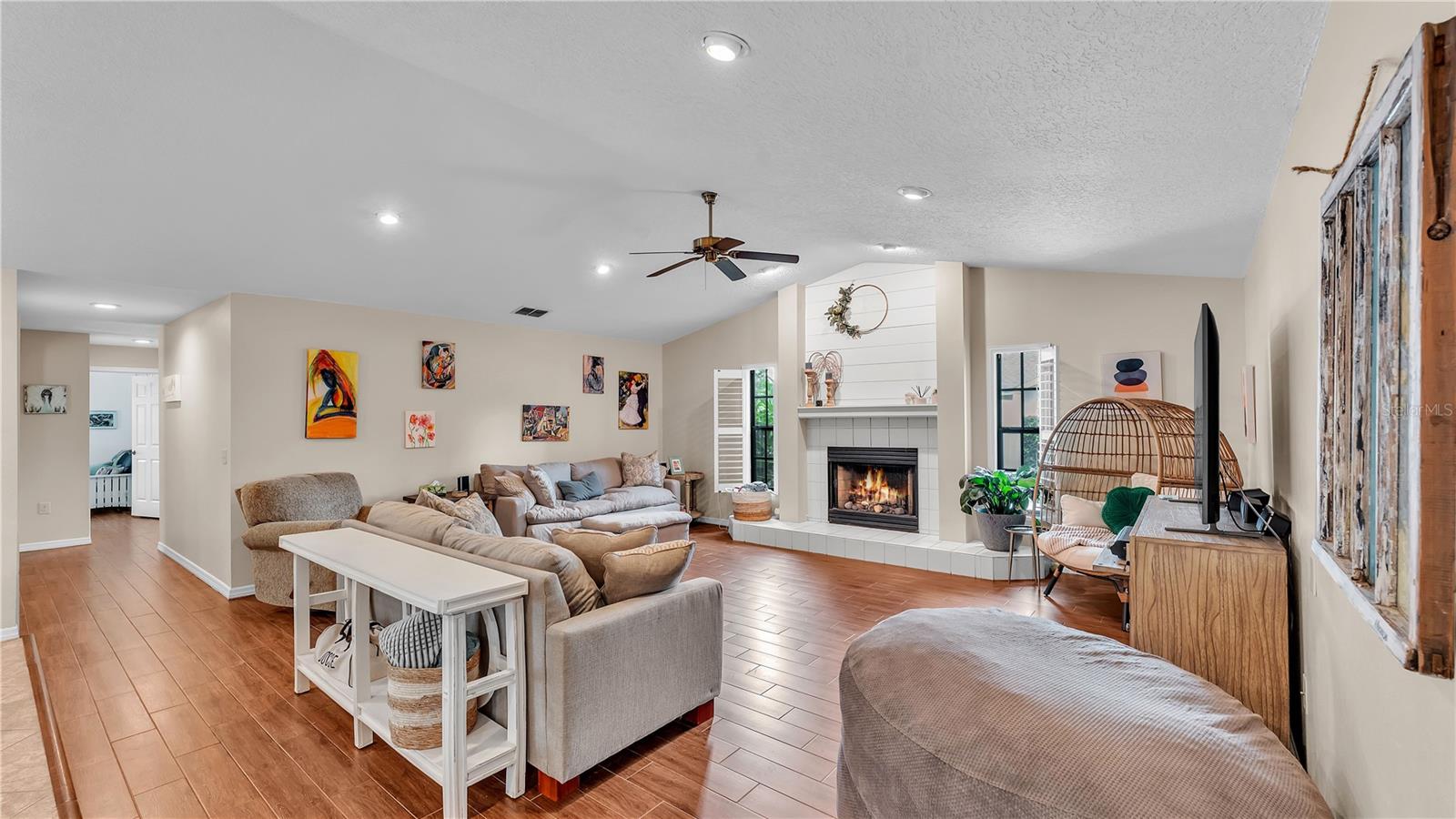 Image 13 of 58 For 5819 Hollyhock Drive