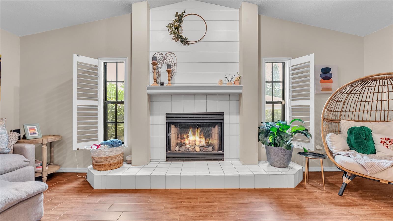 Image 14 of 58 For 5819 Hollyhock Drive