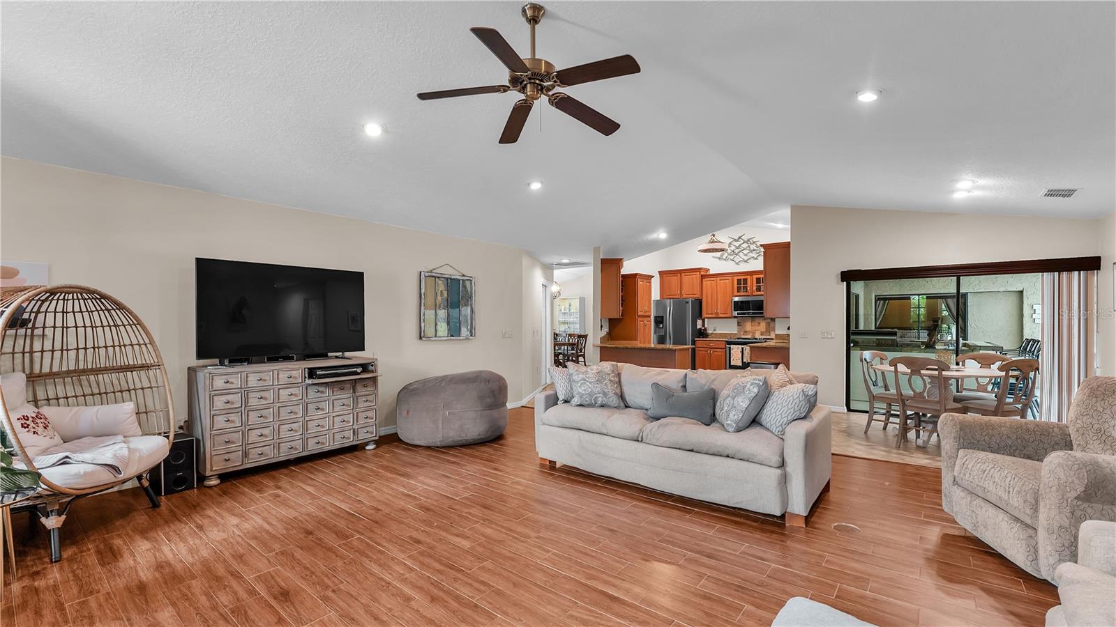 Image 16 of 58 For 5819 Hollyhock Drive