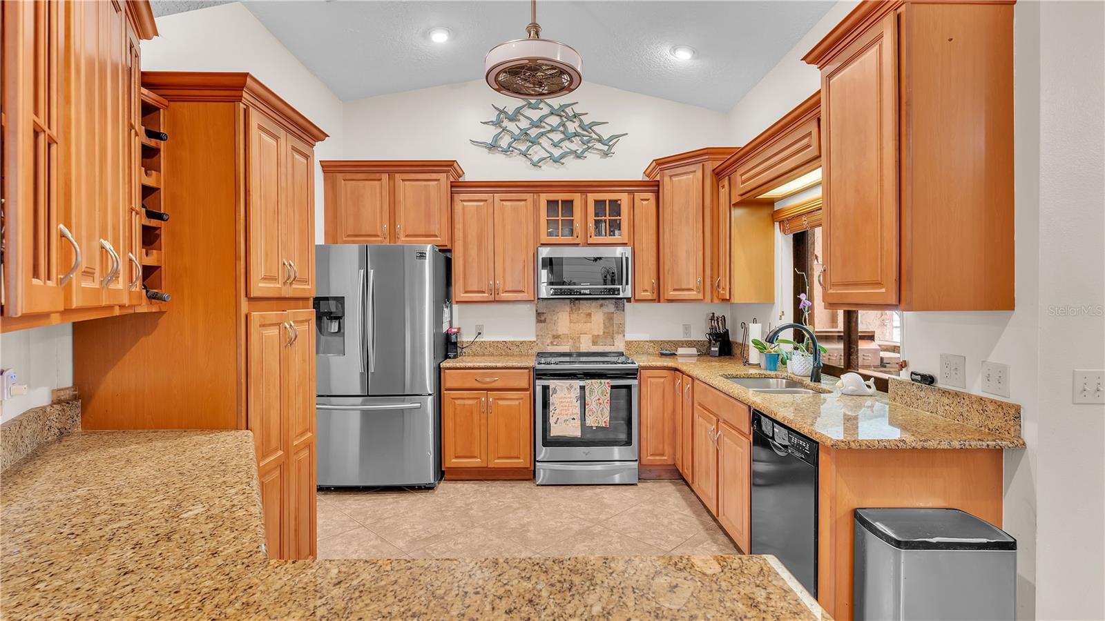Image 18 of 58 For 5819 Hollyhock Drive