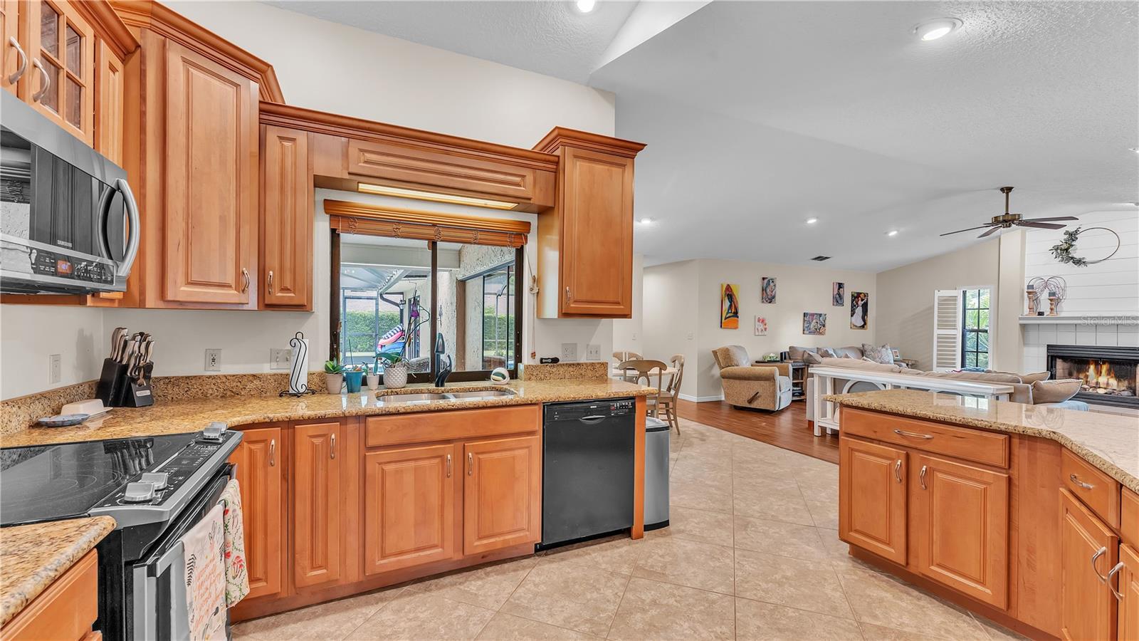 Image 23 of 58 For 5819 Hollyhock Drive