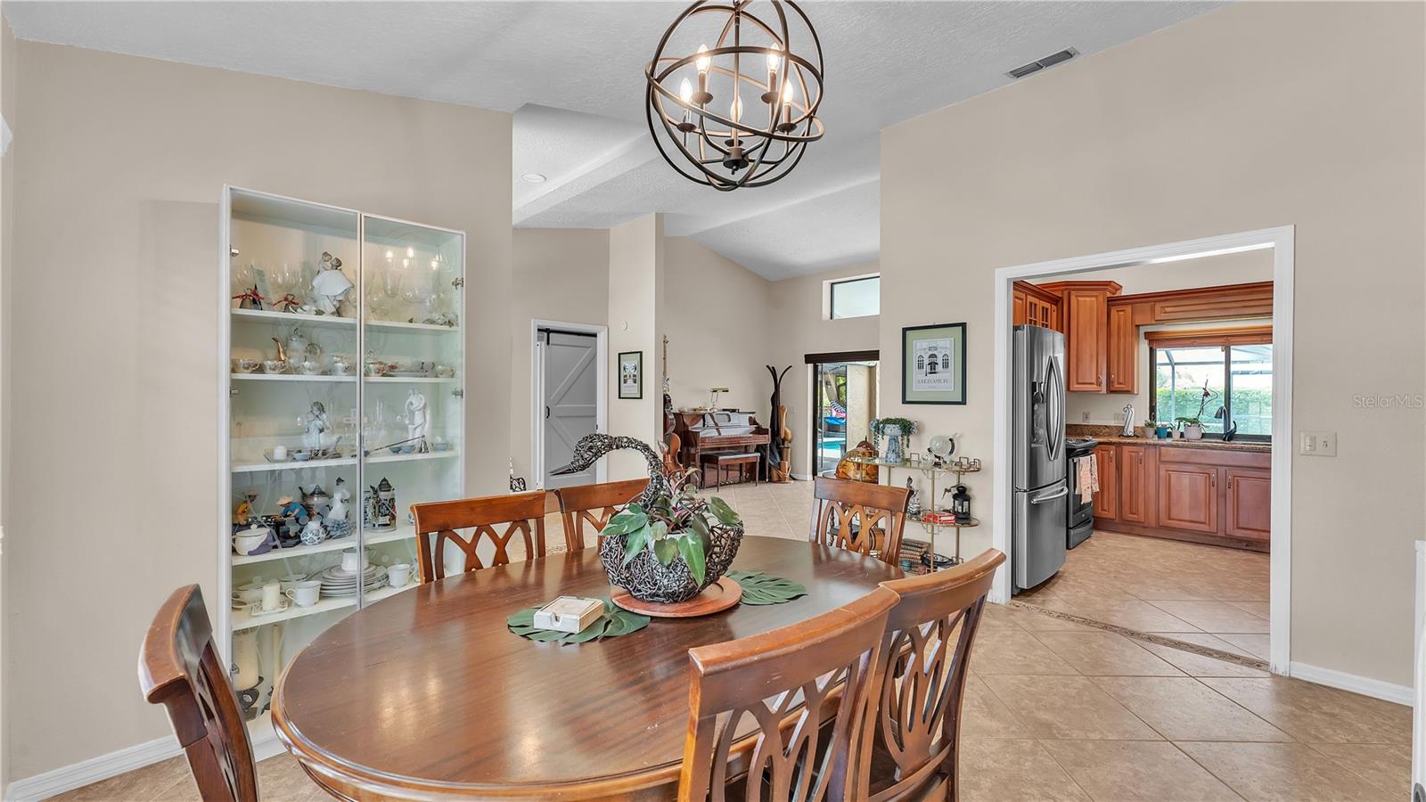 Image 27 of 58 For 5819 Hollyhock Drive