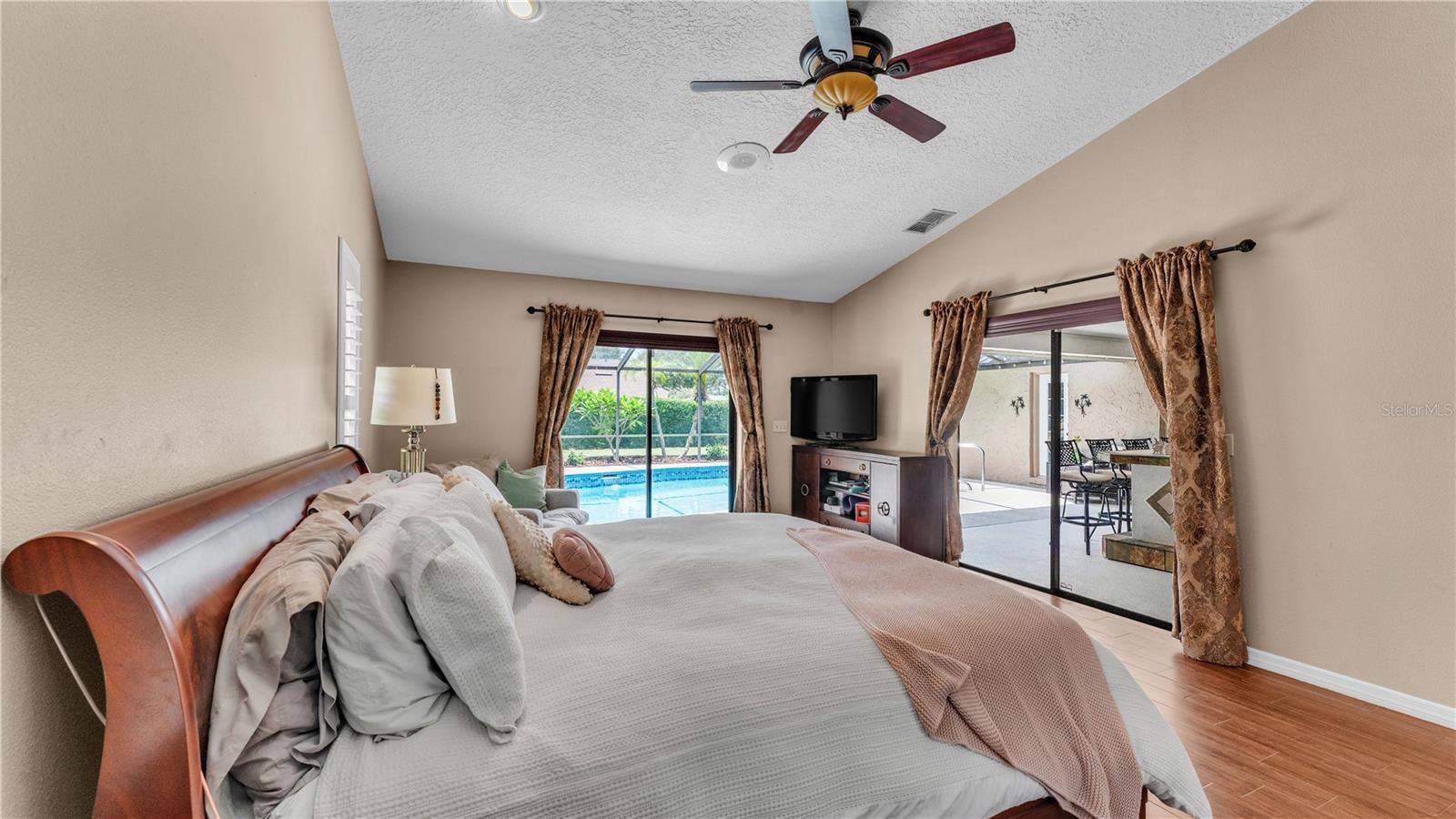 Image 36 of 58 For 5819 Hollyhock Drive