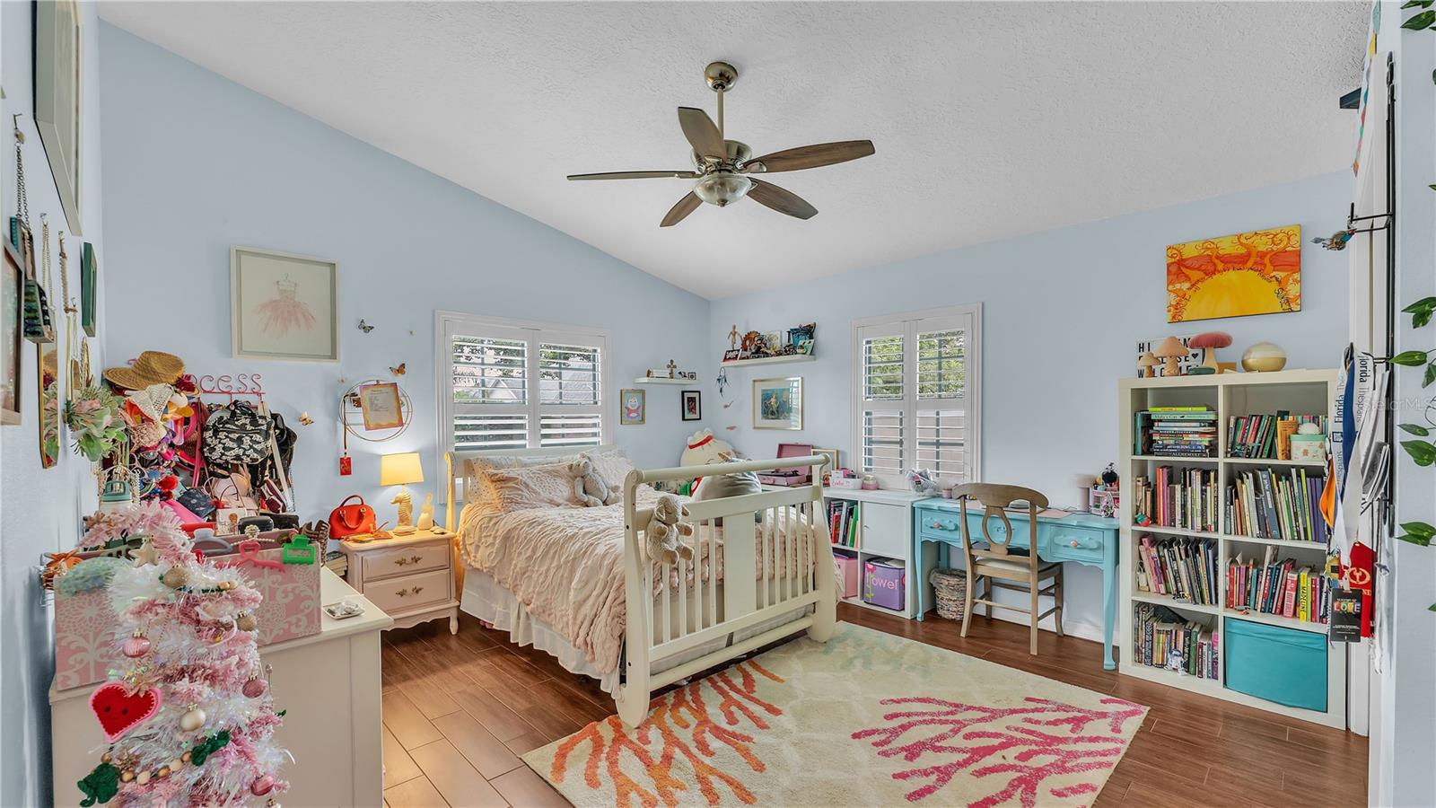 Image 40 of 58 For 5819 Hollyhock Drive