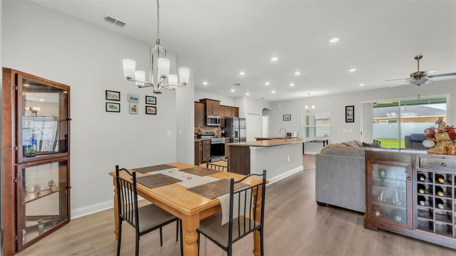Image 12 of 50 For 6847 Treymont Drive