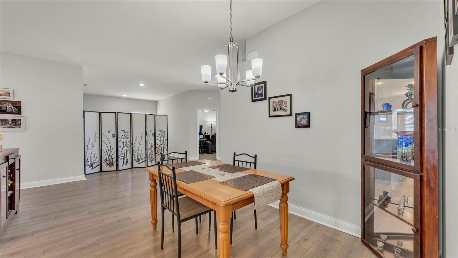 Image 13 of 50 For 6847 Treymont Drive
